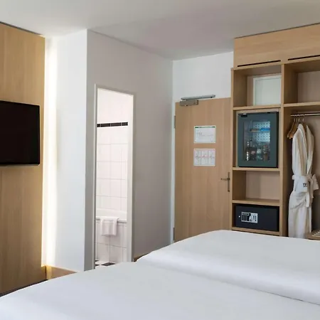 Hotell Nh West