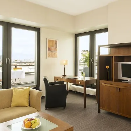Hotell Nh West