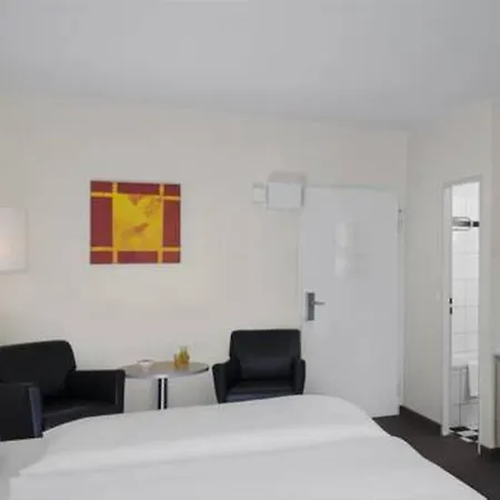 Hotell Nh West