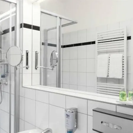 Nh West Hotell