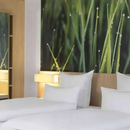 Hotel Nh West 4*